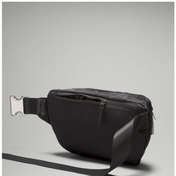 NWT lululemon athletica city adventurer belt bag 2.5L - Picture 3 of 11